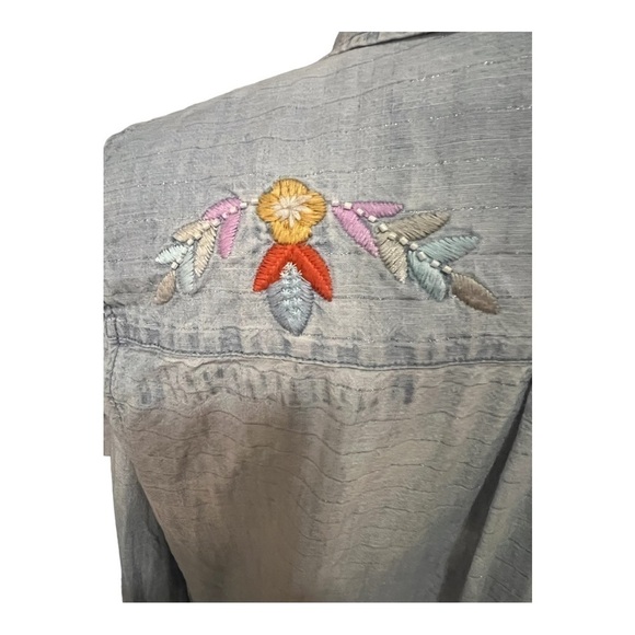 Maeve Boise Embroidered Chambray Button Down Top Extra Small - Picture 6 of 11
